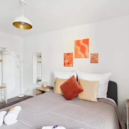 Midnight Sky - Golden Sunrise Apartment Magdeburg