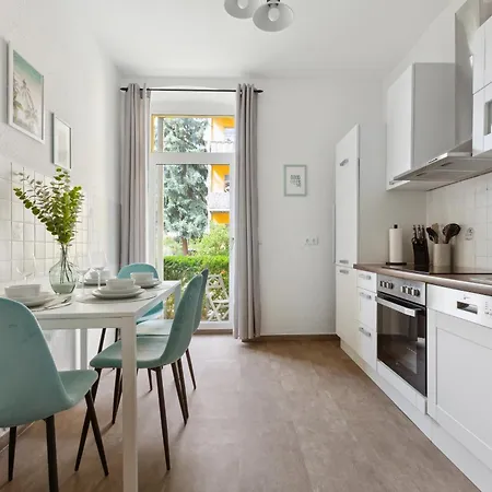 Midnight Sky - Golden Sunrise Appartement