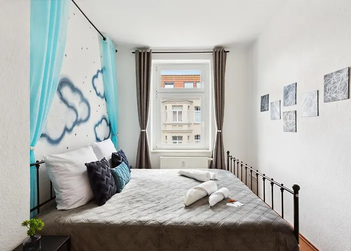 Midnight Sky - Golden Sunrise Appartement