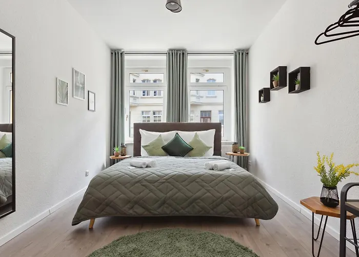 Midnight Sky - Golden Sunrise Magdebourg